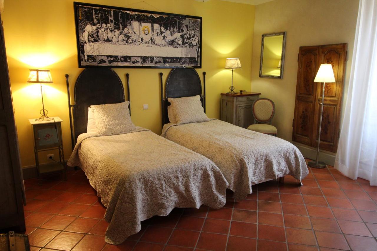 Hostellerie Provencale Uzes Bagian luar foto